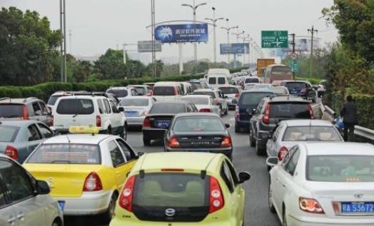 国内最“顺畅”的高速，2540公里中几乎看不见一辆车，司机：舒服