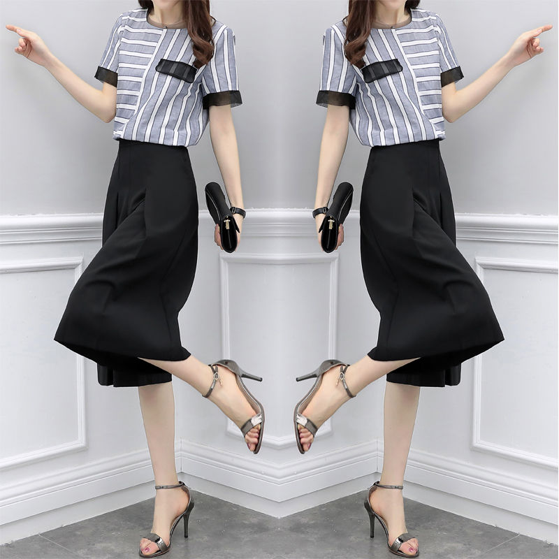 8月立秋后，40岁女人多穿这种时尚套装，尽显女人窈窕身姿，美