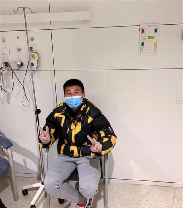  「很痛」武磊连线央视！称刚中招时头很痛 白岩松告诉国人：他是全村希望