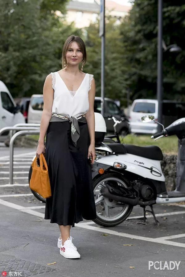 凹造型急救锦囊,夏日“背心杀”正当火