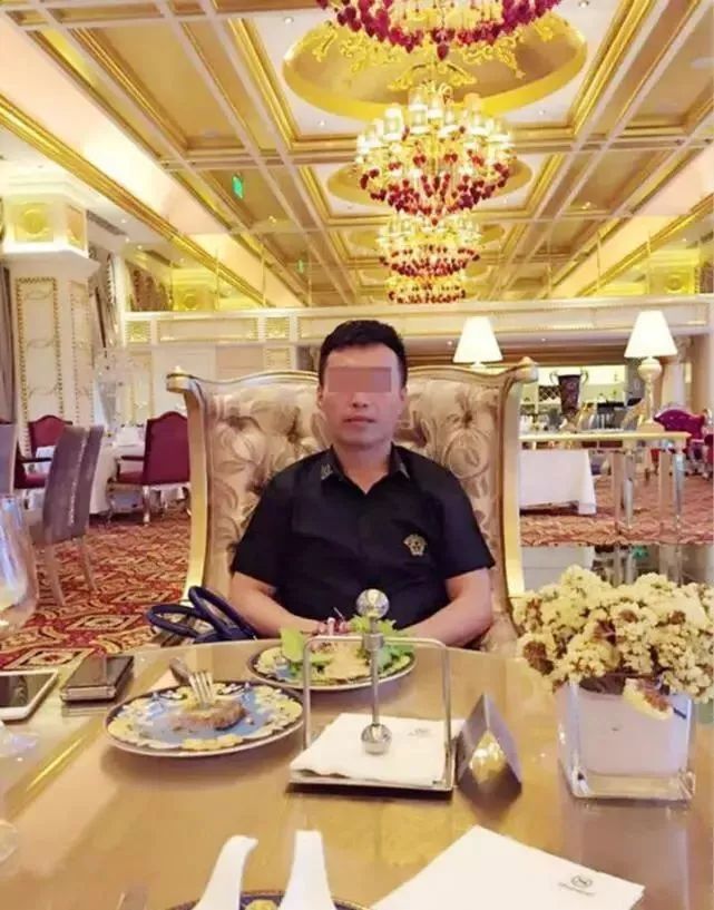 史诗级渣男！四川男子疯狂诈骗，被抓时来了6名女友！