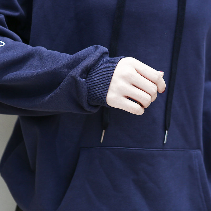 别再穿连衣裙了!现在女人流行这样穿，看看吧，一个比一个年轻