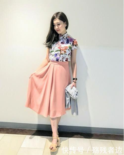 「色彩」春夏流行的服装中,人人称赞的4款色调搭配,必藏!