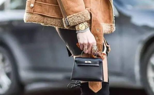 【人人】Nancy说大牌 |为什么人人都爱爱马仕Hermès?_新浪看点