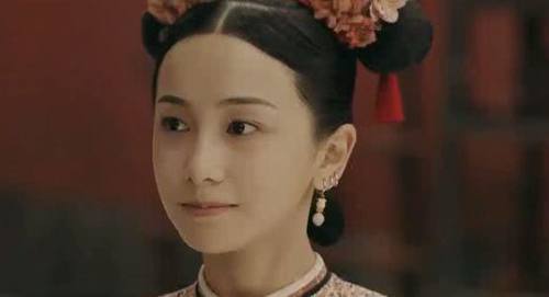 165的“明玉”和159鞠婧祎同穿短裤，终于知道身高不够，什么来凑