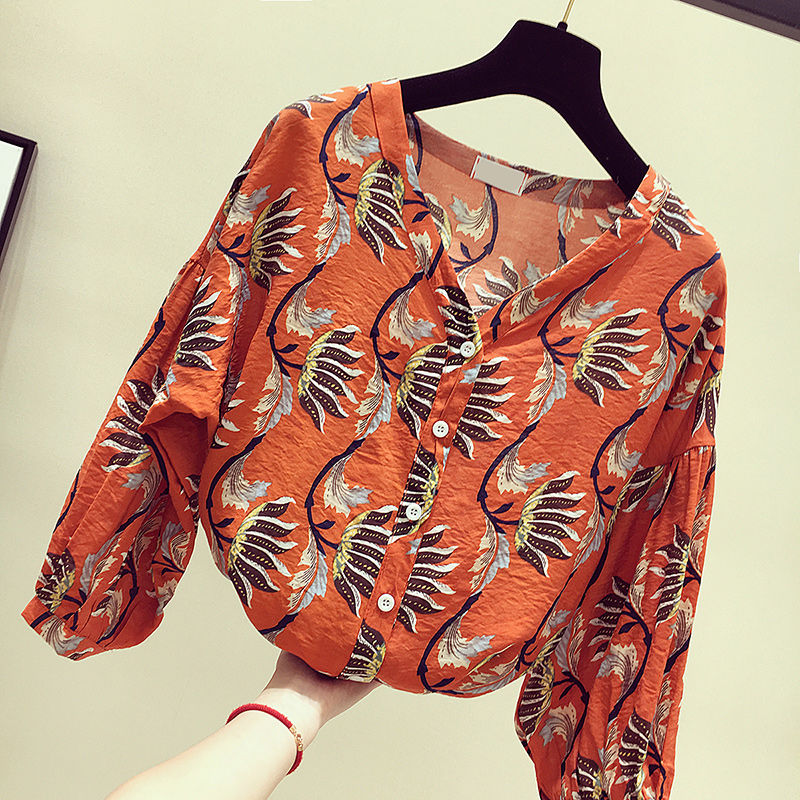 立秋还不冷，别着急买风衣，瞧瞧这些小衫，那才叫一个洋气