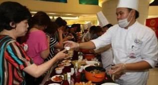 100块钱去泰国旅游，享受这样的服务，去过的中国男人表示满意