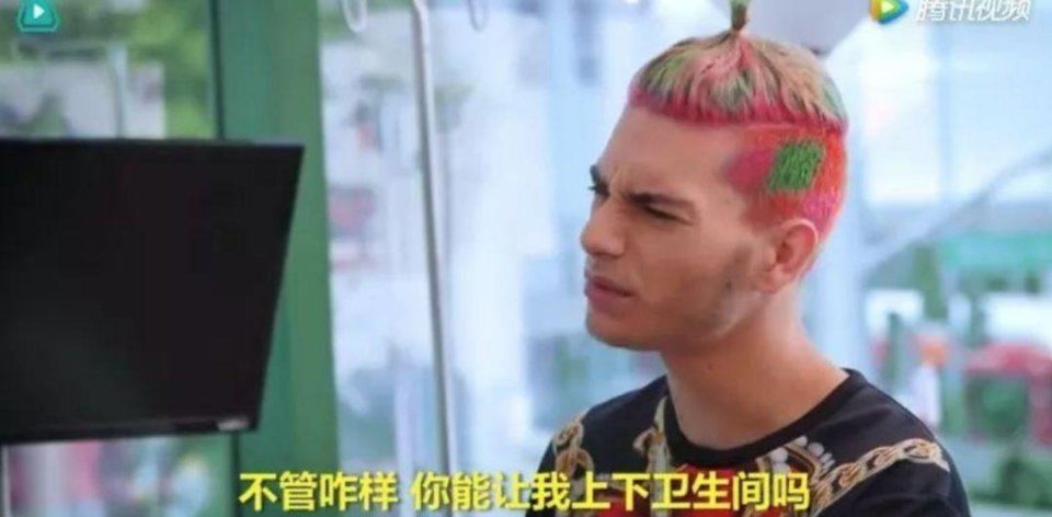 INS上的假白富美蹭明星热度狂练硅胶臀，还熬夜P图P到肾虚?