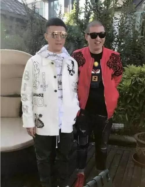 二驴承认买“协议粉”，给榜上“大哥”点的关注也是假的！