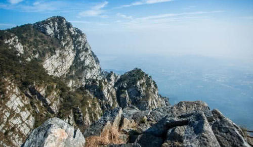 最美庐山：登五峰，感受庐山的险峻，到山顶观看江河交错的风光！
