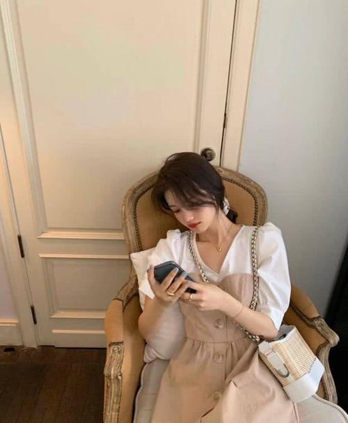 『体现出来』甜美小姐姐很喜欢的舒服穿搭，减龄洋气又百搭，轻松塑造女神范儿