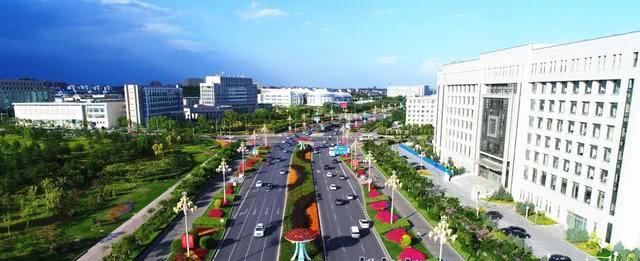 中国最干净的城市，获全国文明城市四连冠，被誉为“中国迪拜”