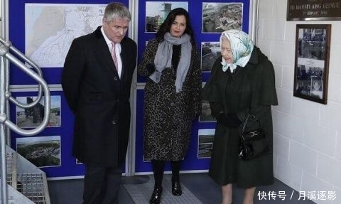  「工作」93岁英国女王这次把人可爱到了！穿这么肥大的斗篷？头巾太美了