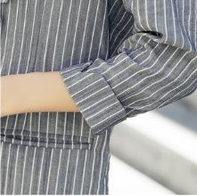 不得不说媳妇真会穿，“港味小西装”搭配牛仔裤，漂亮的清新脱俗