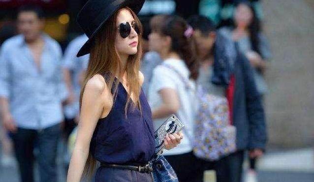 马路杀手之重庆街拍 随便一个都秒掉好些个明星, 小姐姐的短裙太