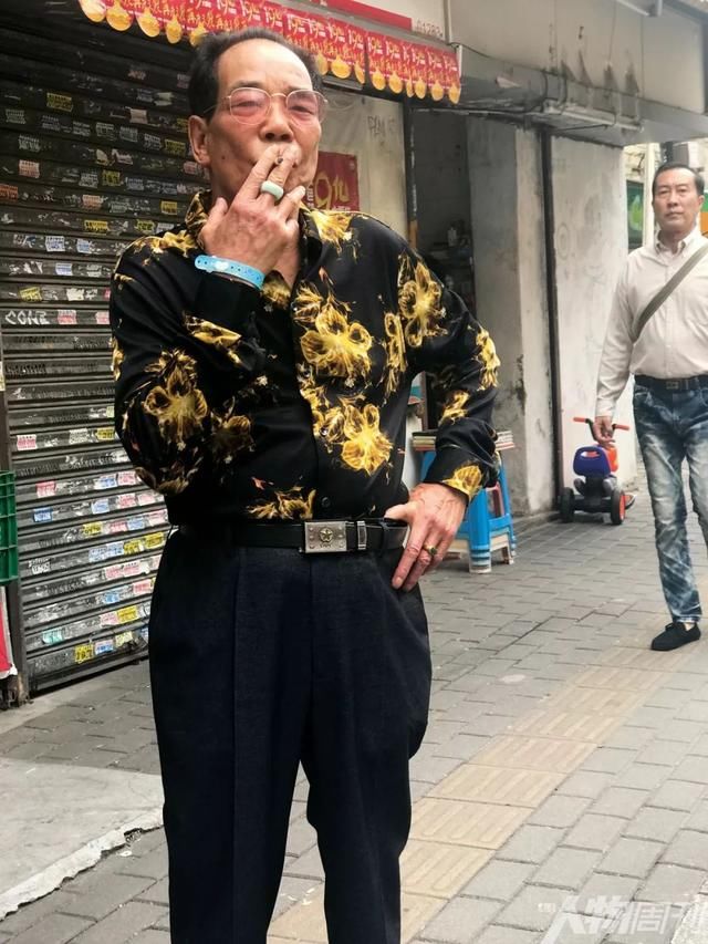 她在中国老街上发现最先锋的时尚创意