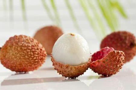 网传吃荔枝致死？营养科医生来辟谣了