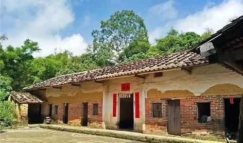  继承■农村户口已迁出，还能继承农村父母宅基地吗？看看吧