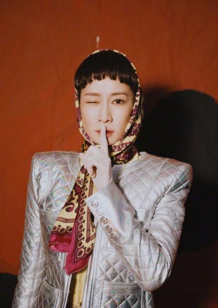 佘诗曼剪“二次元刘海”美成洋娃娃，吴昕却一刀回到解放前!