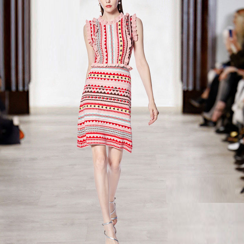 谁说身材丰满穿衣难看?试试名媛裙+高跟鞋，一个比一个靓丽吸睛