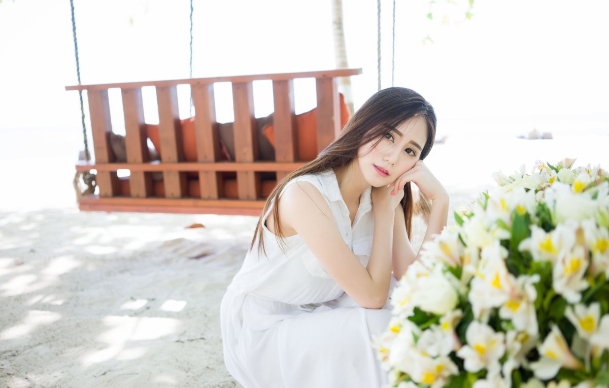 校花：长发飘飘, 让人羡慕!，素颜清纯校花,