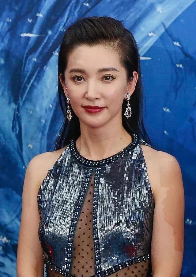 明星｜无滤镜无P图，高清相机下女明星们颜值你给打几分？