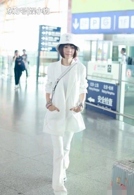 鲁豫终于不再是“大头娃娃”了，长胖了不少，气质大变样!