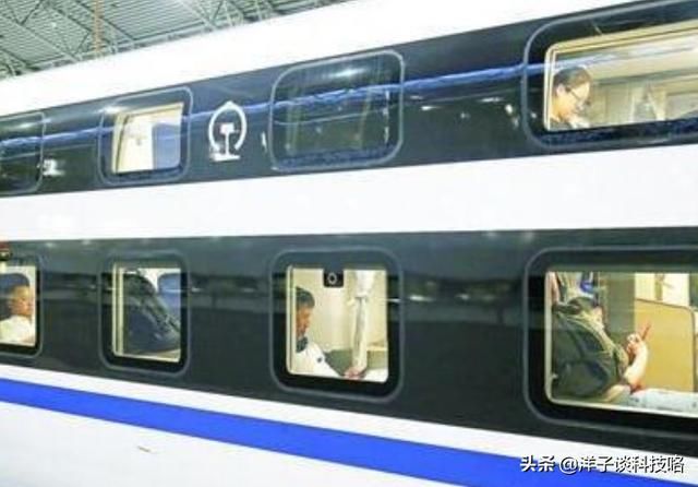 中国首辆双层卧铺高铁，就像是温暖的小家，被称为“移动宾馆”