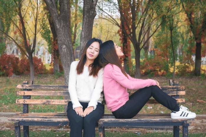 紧身裤独有特别的味道，出街回头率翻倍，性感撩人女神范