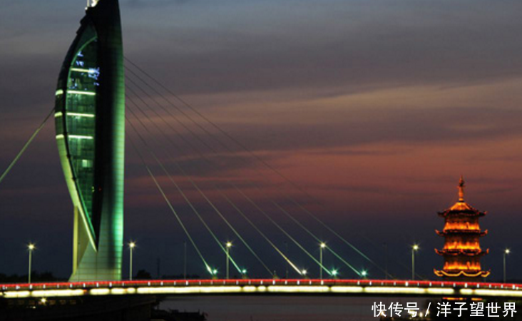 这个城市人口不到四百万，却早就开始修建地铁，是你的家乡吗？