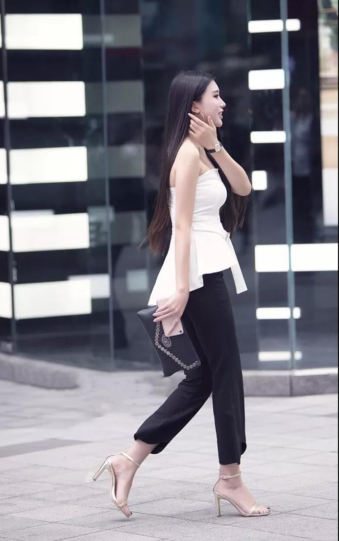 街拍路人,时尚热火的夏天穿搭参考,让你火得像网红女神一样