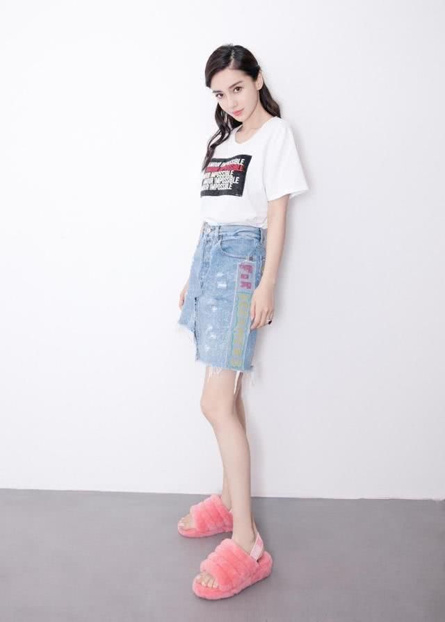 杨颖晒美照!大长腿十分吸睛,可鞋子更抢镜,网友:求鞋子链接