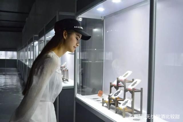 走进一座山，不小心发现山中藏着这样一座神仙寺庙!