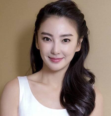 中介证实张雨绮离婚风波后搬家，原住所被挂牌转租每月27万!