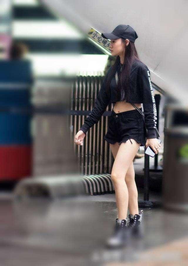 街拍：有一种美叫微胖，有一种性感叫恰到好处！