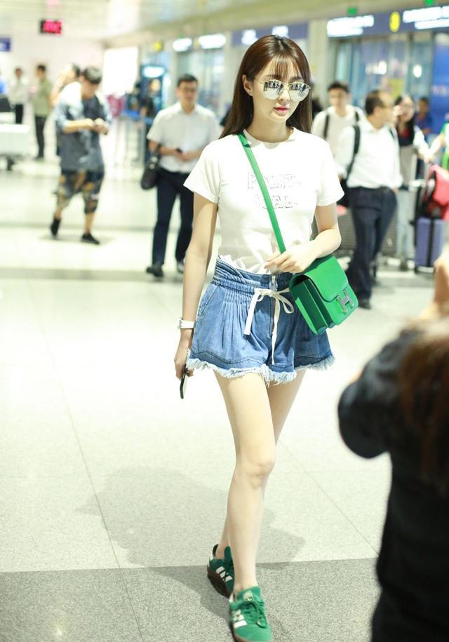 沈梦辰又给吴昕上了一课，要想显腿长，还得学她这样穿！