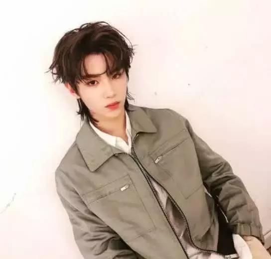 这么丑的“鲻鱼头”谁能hold住？易烊千玺却因此暴露真实颜值！