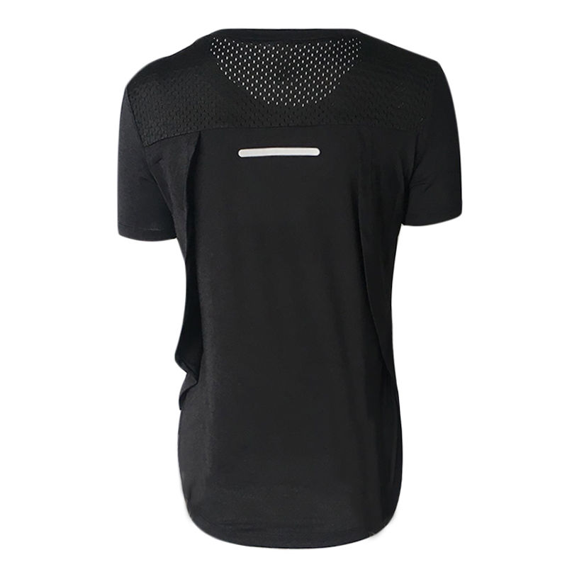 在健身房的女人真是胆子大!穿那样的“紧身衣”，尽显魔鬼身材