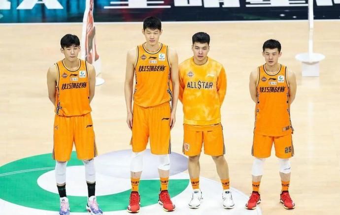 郭艾伦cba全明星球鞋