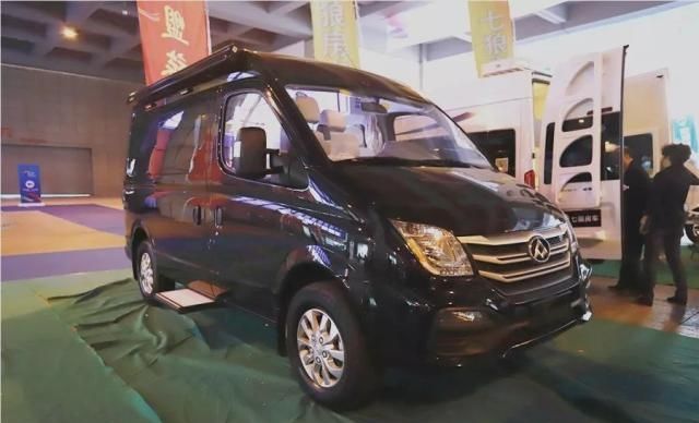  适合：适合国情的B型房车，满足国六排放能住一家3口，车身短小很灵活