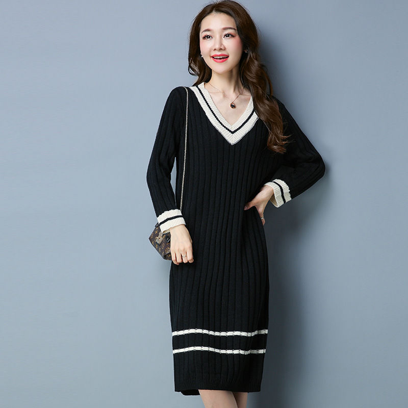 下个月连衣裙该冷了，建议穿这几款毛衣裙，上身超显嫩美瘦