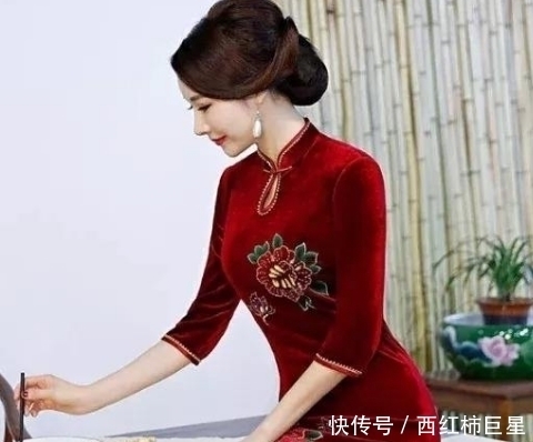  「时期」旗袍两边为何是开叉的，除了干活方便，还有一个重要原因