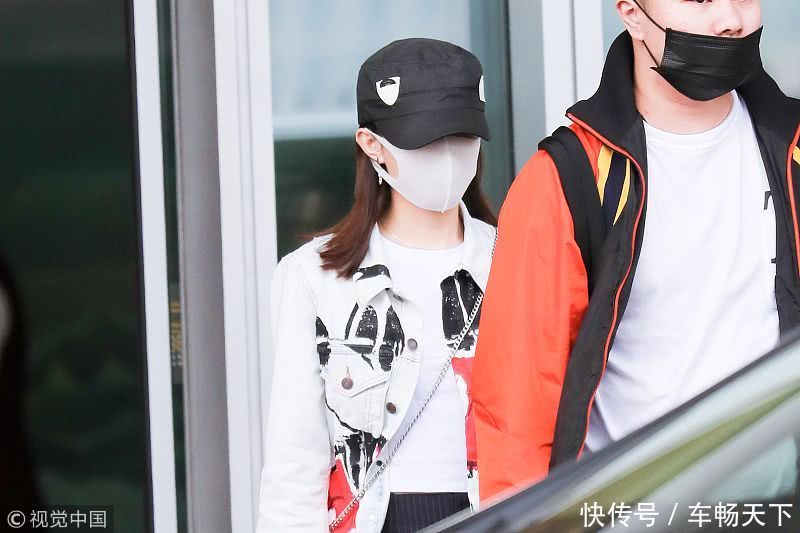 卓伟又被打脸了？赵丽颖现身小腹平坦破怀孕传闻