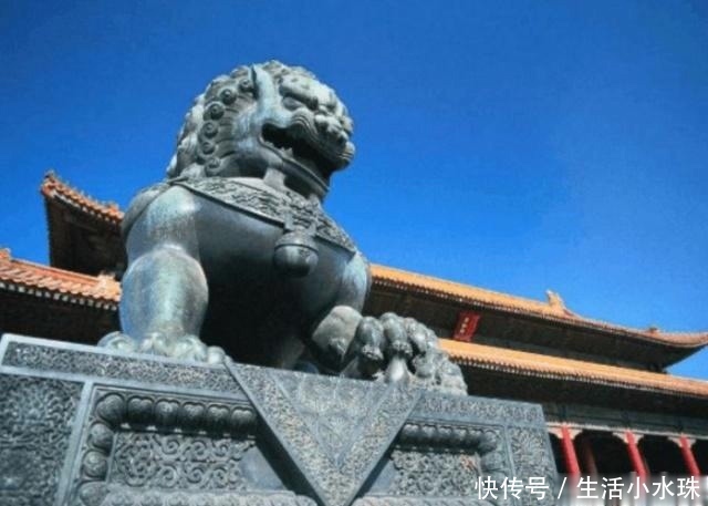 工作人员透露：游客在故宫内游玩，为何不要与石狮子合影拍照呢？