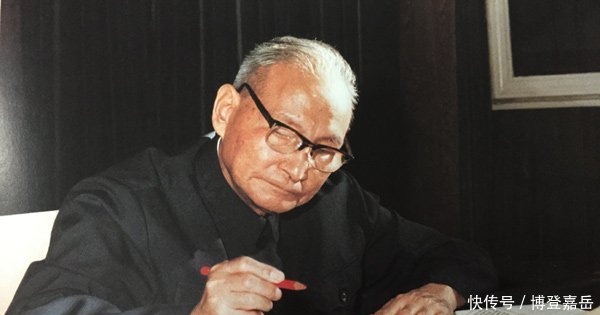 担任政治局委员职务以上长达半个世纪 全党仅此一人