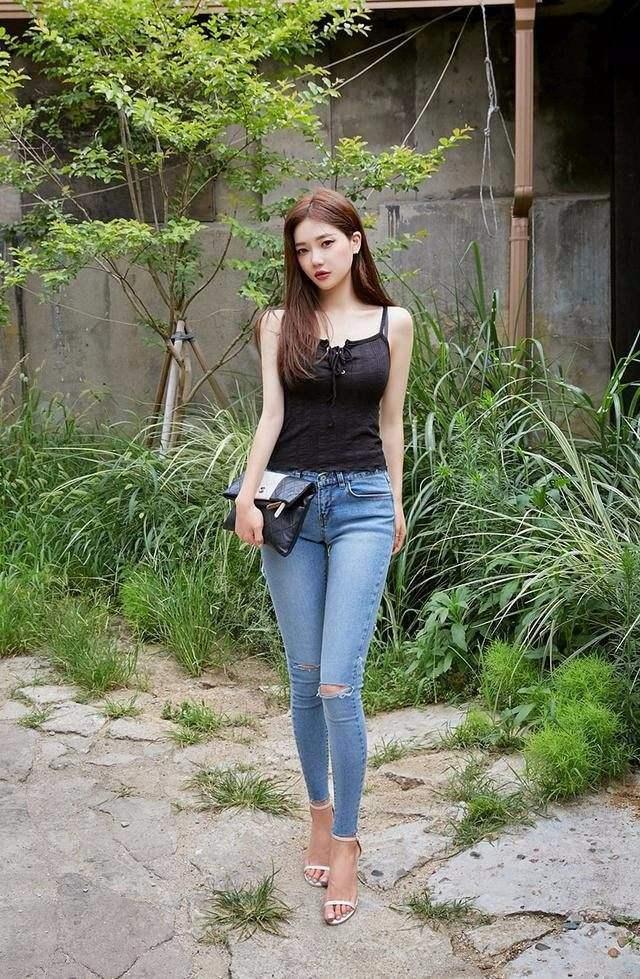 紧身的牛仔裤, 一份爱, 一份情, 一首唱不完的歌