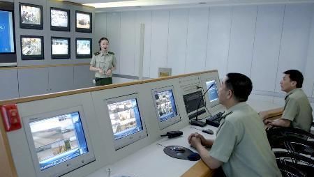             哨兵为何两人配发一支枪？20年前发生惨剧，至今仍记