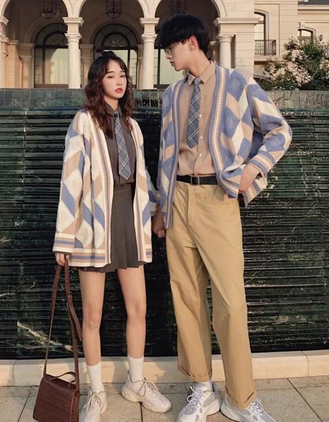 「适合」这几套适合情侣的春日穿搭，简直是教科书一般的存在，不看后悔