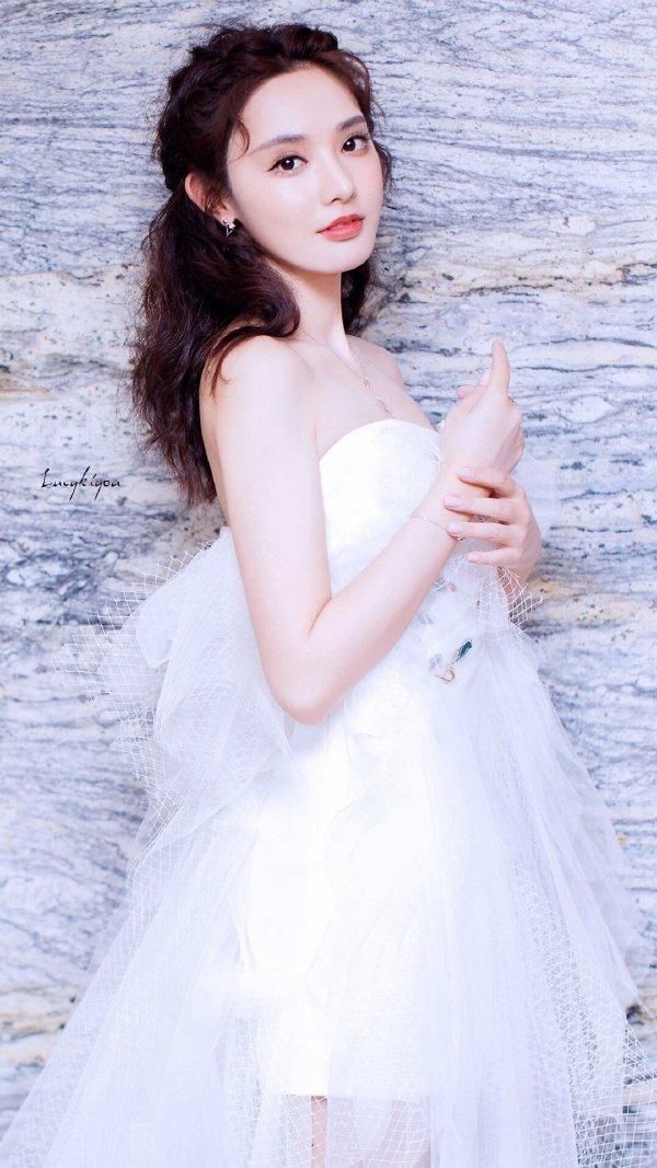 『不易』杨紫、毛不易、彭小苒、张新成、沈月、朱一龙、赵丽颖、张一山