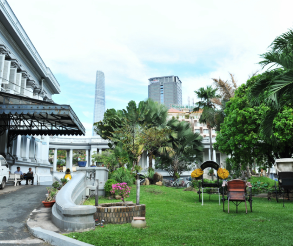 越南夜市的“特殊”问候，如果有美女问你要不要生菜，记得快走